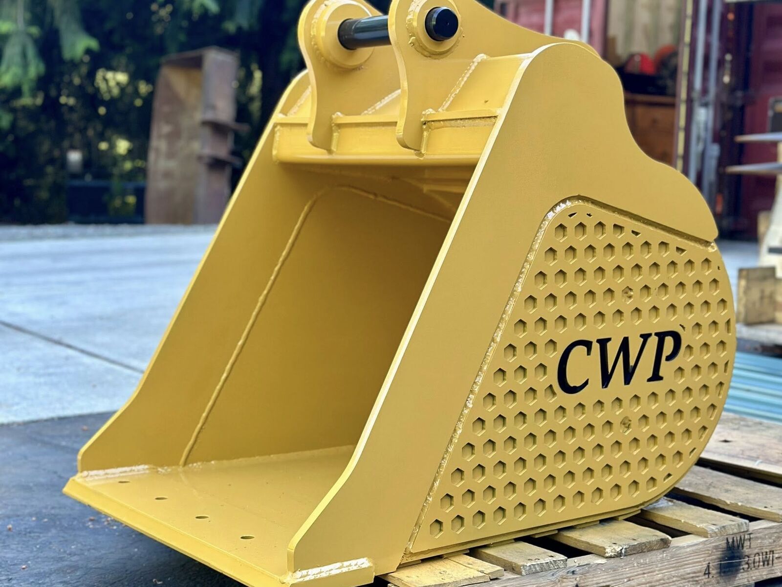 CWP-built clean-up bucket with a smooth bolt-on lip for grading and finish work
